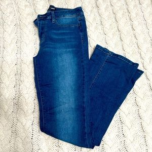 ✨Fashion Nova Blue Boot Cut Jeans. In good/Fair condition only worn once.✨